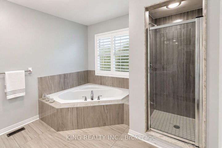 Photo 29 at 72 Baylawn Circle S, Bram East, Brampton