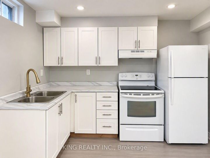 Photo 35 at 72 Baylawn Circle S, Bram East, Brampton