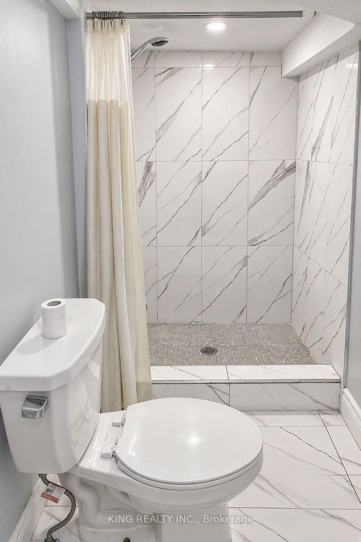 Photo 39 at 72 Baylawn Circle S, Bram East, Brampton