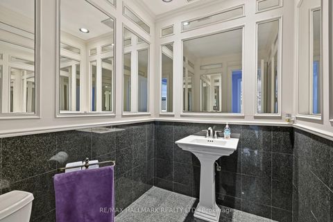 Photo 8 at 28 Renaissance Court W, Beverley Glen, Vaughan
