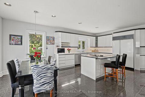 Photo 15 at 28 Renaissance Court W, Beverley Glen, Vaughan