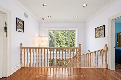 Photo 18 at 28 Renaissance Court W, Beverley Glen, Vaughan