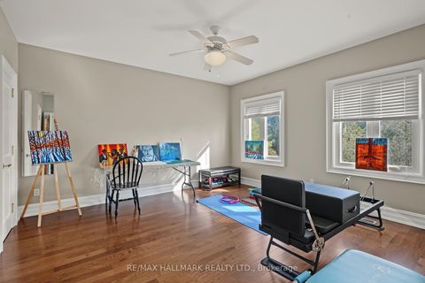 Photo 21 at 28 Renaissance Court W, Beverley Glen, Vaughan