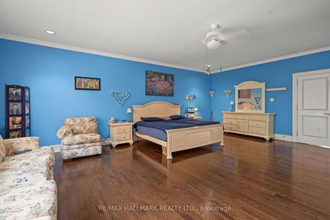 Photo 26 at 28 Renaissance Court W, Beverley Glen, Vaughan