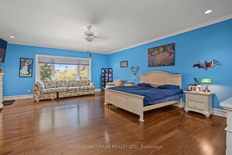 Photo 27 at 28 Renaissance Court W, Beverley Glen, Vaughan