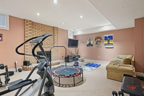 Photo 39 at 28 Renaissance Court W, Beverley Glen, Vaughan