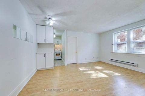 Photo 3 at 105 - 114 Vaughan Road, Cedarvale, Toronto