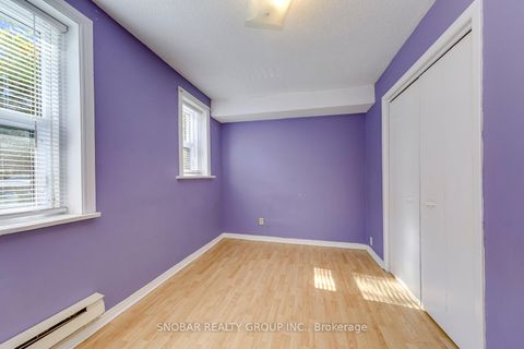 Photo 11 at 105 - 114 Vaughan Road, Cedarvale, Toronto