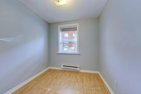 Photo 12 at 105 - 114 Vaughan Road, Cedarvale, Toronto