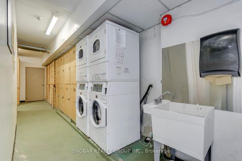 Photo 14 at 105 - 114 Vaughan Road, Cedarvale, Toronto