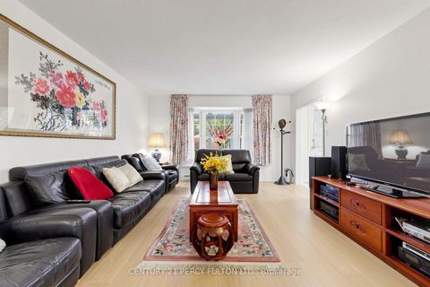 Photo 4 at 20 Zircon Court, Hillcrest Village, Toronto