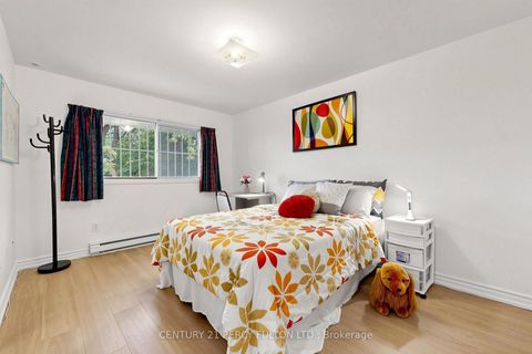 Photo 25 at 20 Zircon Court, Hillcrest Village, Toronto