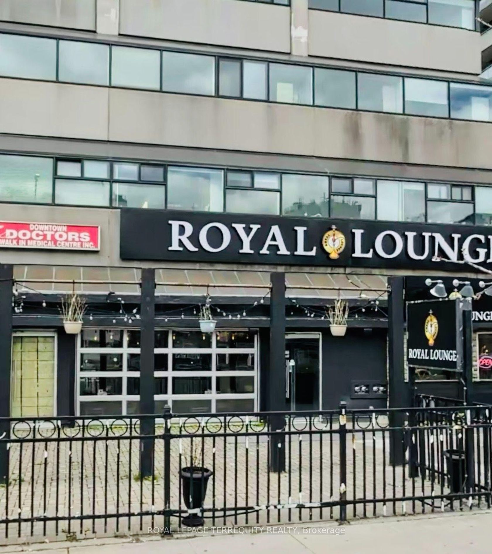 720 Spadina Avenue, University, Toronto 
