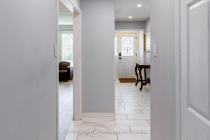 Photo 7 at 62 Iangrove Terrace, L'Amoreaux, Toronto