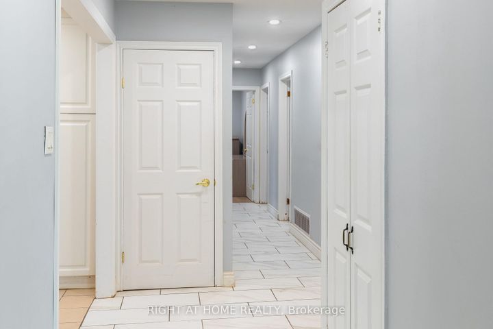 Photo 14 at 62 Iangrove Terrace, L'Amoreaux, Toronto