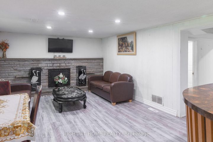 Photo 23 at 62 Iangrove Terrace, L'Amoreaux, Toronto