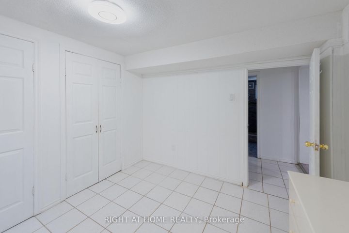 Photo 28 at 62 Iangrove Terrace, L'Amoreaux, Toronto