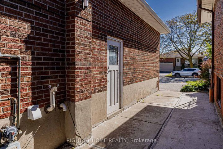 Photo 42 at 62 Iangrove Terrace, L'Amoreaux, Toronto