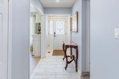 Photo 2 at 62 Iangrove Terrace, L'Amoreaux, Toronto