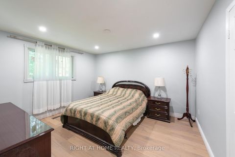 Photo 16 at 62 Iangrove Terrace, L'Amoreaux, Toronto