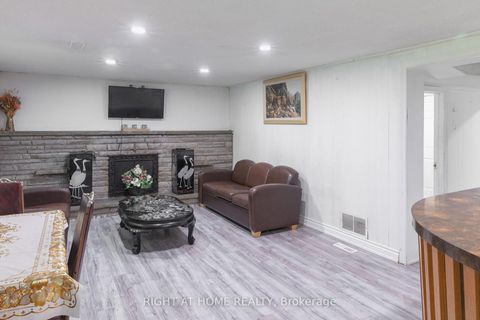 Photo 23 at 62 Iangrove Terrace, L'Amoreaux, Toronto