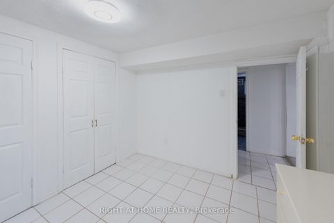 Photo 28 at 62 Iangrove Terrace, L'Amoreaux, Toronto