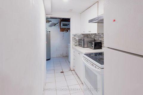 Photo 32 at 62 Iangrove Terrace, L'Amoreaux, Toronto