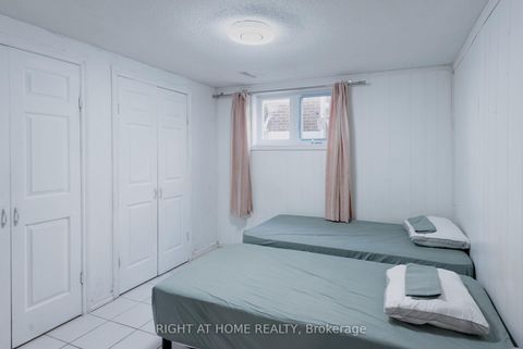 Photo 33 at 62 Iangrove Terrace, L'Amoreaux, Toronto