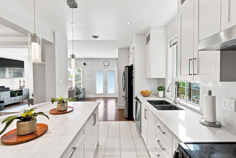 Photo 10 at 35 Regal Road, Wychwood, Toronto