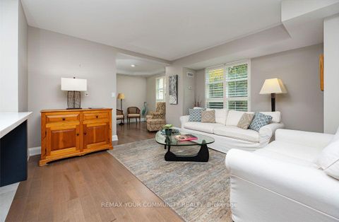 Photo 4 at 201 - 650 Mount Pleasant Road, Mount Pleasant West, Toronto