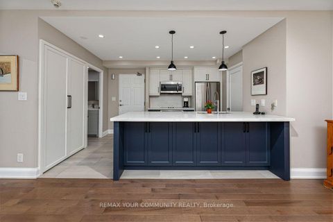 Photo 7 at 201 - 650 Mount Pleasant Road, Mount Pleasant West, Toronto