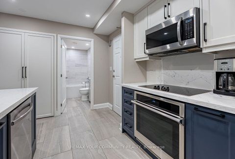 Photo 8 at 201 - 650 Mount Pleasant Road, Mount Pleasant West, Toronto