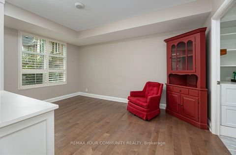 Photo 11 at 201 - 650 Mount Pleasant Road, Mount Pleasant West, Toronto