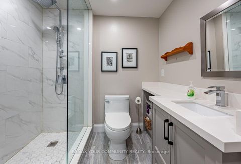 Photo 16 at 201 - 650 Mount Pleasant Road, Mount Pleasant West, Toronto