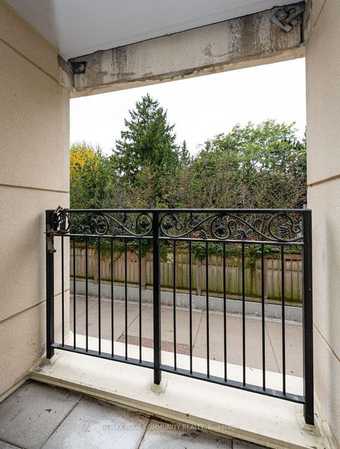 Photo 19 at 201 - 650 Mount Pleasant Road, Mount Pleasant West, Toronto