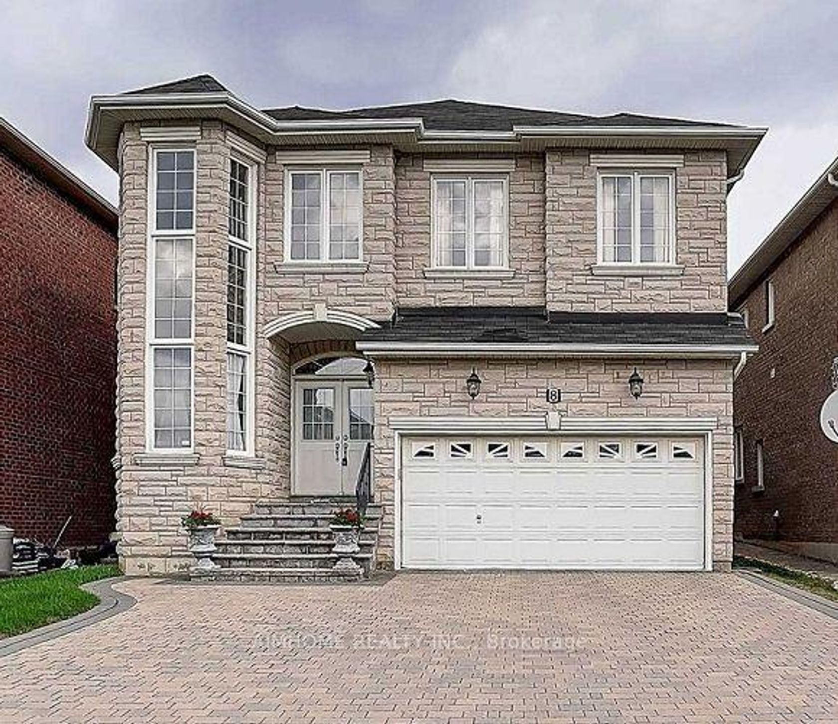 8 Ridgestone Drive, Westbrook, Richmond Hill photo number 2