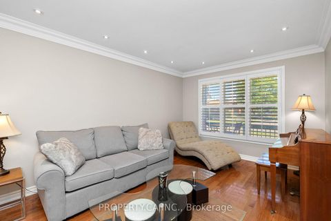 Photo 2 at 235 Brownridge Drive, Brownridge, Vaughan