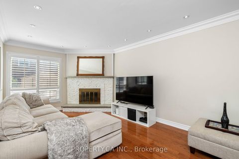 Photo 9 at 235 Brownridge Drive, Brownridge, Vaughan
