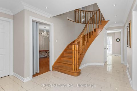 Photo 13 at 235 Brownridge Drive, Brownridge, Vaughan