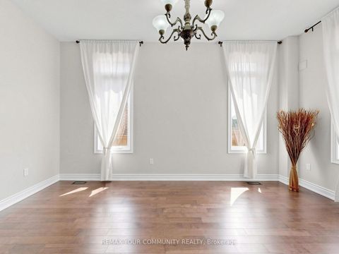 Photo 11 at 44 Tim Jacobs Drive, Keswick South, Georgina