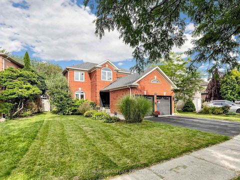 Photo 1 at 81 Pinnacle Trail, Bayview Wellington, Aurora