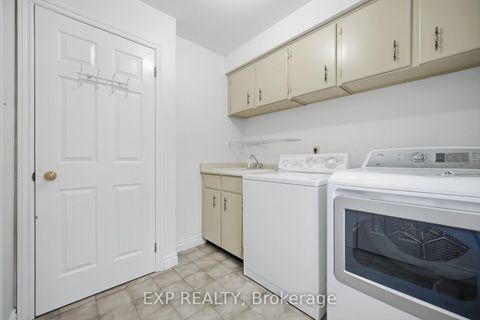 Photo 12 at 20 Devlin Place, Aurora Highlands, Aurora