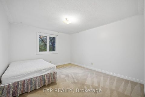 Photo 18 at 20 Devlin Place, Aurora Highlands, Aurora