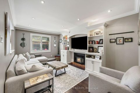 Photo 5 at 25 Albery Crescent, Aurora Highlands, Aurora