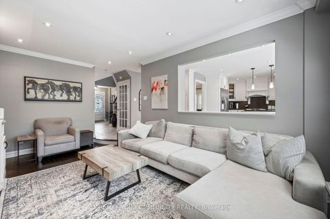 Photo 6 at 25 Albery Crescent, Aurora Highlands, Aurora