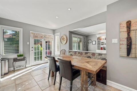 Photo 8 at 25 Albery Crescent, Aurora Highlands, Aurora