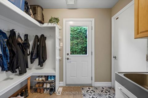 Photo 14 at 25 Albery Crescent, Aurora Highlands, Aurora
