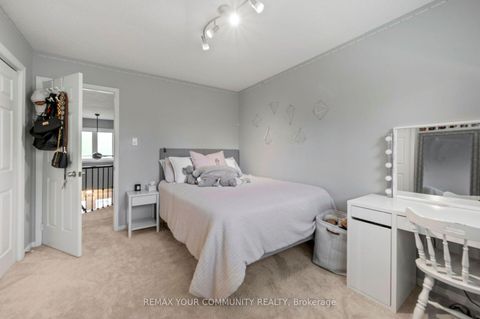 Photo 19 at 25 Albery Crescent, Aurora Highlands, Aurora