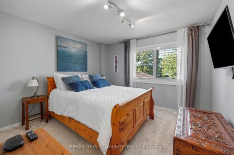 Photo 20 at 25 Albery Crescent, Aurora Highlands, Aurora