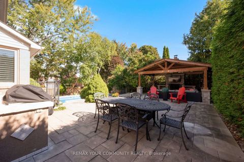 Photo 31 at 25 Albery Crescent, Aurora Highlands, Aurora